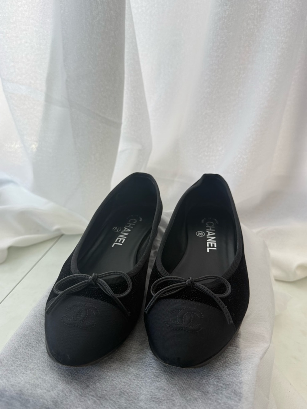 Chanel Black velvet Cap-Toe Ballet Flats size 36.5